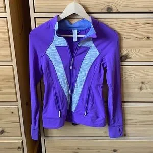 lululemon - ivivvaジップアップジャケット　14 Lululemon IVIVVA Jacket, Full Zip. Size Girl's Medium Pink